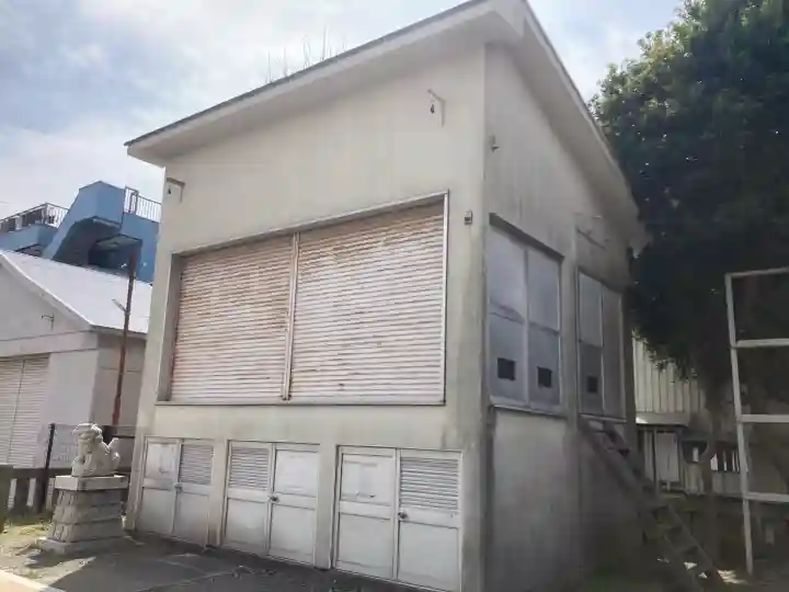 安浦神社の{uncategorized: "未分類", other: "その他", undefined: "問題あり", building: "その他建物", grave: "お墓", sacred_gate: "鳥居", guardian: "狛犬", statue: "像", buddha: "仏像", history: "歴史", nature: "自然", garden: "庭園", animal: "動物", pagoda: "塔", temizu: "手水舎", mountain_gate: "山門・神門", sanctuary: "本殿・本堂", subordinate: "末社・摂社", art: "芸術", scenery: "景色", jizo: "地蔵", ema: "絵馬", goshuin: "御朱印", omikuji: "おみくじ", items: "授与品その他", amulet: "お守り", goshuincho: "御朱印帳", eats: "食事", festival: "お祭り", votive_dance: "神楽", shichigosan: "七五三参", wedding: "結婚式", experience: "体験その他", initially: "初詣", around: "周辺", anti_infection: "感染症対策"}
