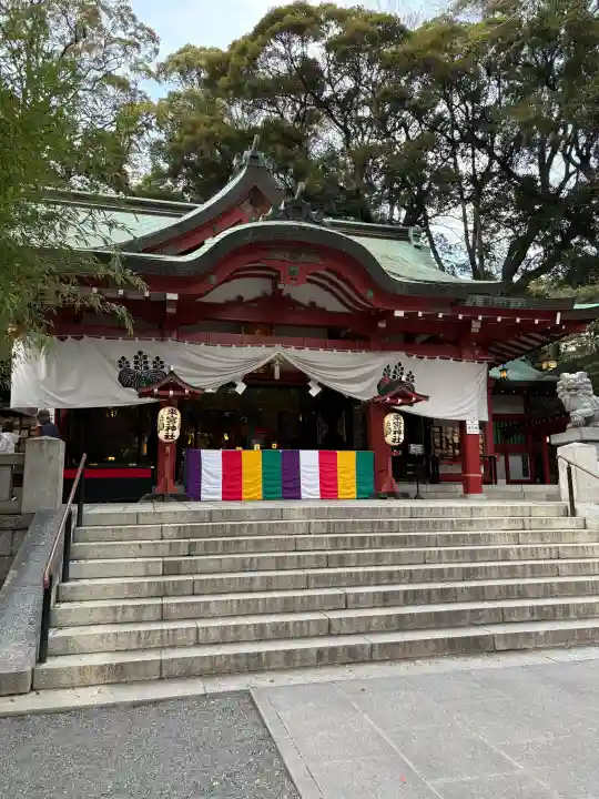 來宮神社の{uncategorized: "未分類", other: "その他", undefined: "問題あり", building: "その他建物", grave: "お墓", sacred_gate: "鳥居", guardian: "狛犬", statue: "像", buddha: "仏像", history: "歴史", nature: "自然", garden: "庭園", animal: "動物", pagoda: "塔", temizu: "手水舎", mountain_gate: "山門・神門", sanctuary: "本殿・本堂", subordinate: "末社・摂社", art: "芸術", scenery: "景色", jizo: "地蔵", ema: "絵馬", goshuin: "御朱印", omikuji: "おみくじ", items: "授与品その他", amulet: "お守り", goshuincho: "御朱印帳", eats: "食事", festival: "お祭り", votive_dance: "神楽", shichigosan: "七五三参", wedding: "結婚式", experience: "体験その他", initially: "初詣", around: "周辺", anti_infection: "感染症対策"}