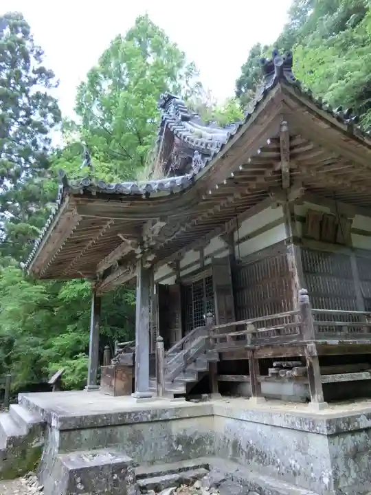 鳳来寺の本殿・本堂