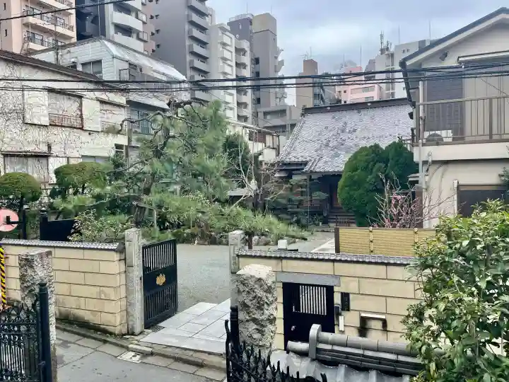 積徳寺の{uncategorized: "未分類", other: "その他", undefined: "問題あり", building: "その他建物", grave: "お墓", sacred_gate: "鳥居", guardian: "狛犬", statue: "像", buddha: "仏像", history: "歴史", nature: "自然", garden: "庭園", animal: "動物", pagoda: "塔", temizu: "手水舎", mountain_gate: "山門・神門", sanctuary: "本殿・本堂", subordinate: "末社・摂社", art: "芸術", scenery: "景色", jizo: "地蔵", ema: "絵馬", goshuin: "御朱印", omikuji: "おみくじ", items: "授与品その他", amulet: "お守り", goshuincho: "御朱印帳", eats: "食事", festival: "お祭り", votive_dance: "神楽", shichigosan: "七五三参", wedding: "結婚式", experience: "体験その他", initially: "初詣", around: "周辺", anti_infection: "感染症対策"}