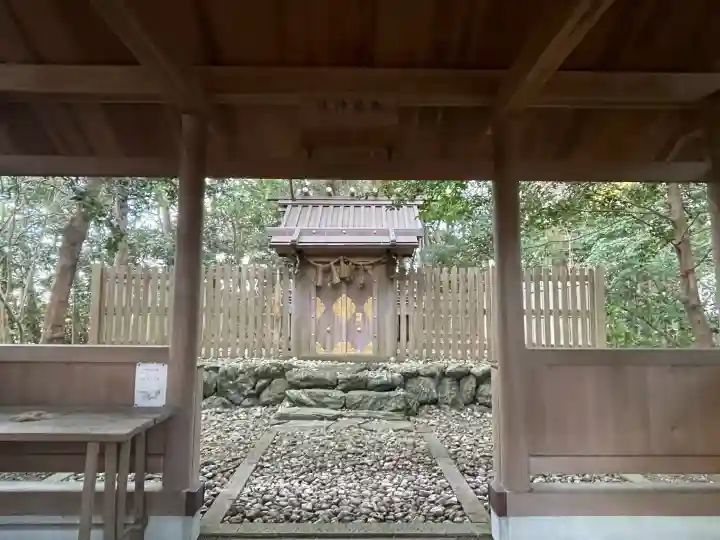 御薗神社の{uncategorized: "未分類", other: "その他", undefined: "問題あり", building: "その他建物", grave: "お墓", sacred_gate: "鳥居", guardian: "狛犬", statue: "像", buddha: "仏像", history: "歴史", nature: "自然", garden: "庭園", animal: "動物", pagoda: "塔", temizu: "手水舎", mountain_gate: "山門・神門", sanctuary: "本殿・本堂", subordinate: "末社・摂社", art: "芸術", scenery: "景色", jizo: "地蔵", ema: "絵馬", goshuin: "御朱印", omikuji: "おみくじ", items: "授与品その他", amulet: "お守り", goshuincho: "御朱印帳", eats: "食事", festival: "お祭り", votive_dance: "神楽", shichigosan: "七五三参", wedding: "結婚式", experience: "体験その他", initially: "初詣", around: "周辺", anti_infection: "感染症対策"}