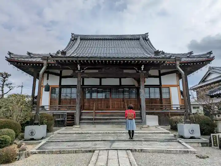 養円寺の本殿・本堂