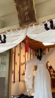 瀧澤神社の{uncategorized: "未分類", other: "その他", undefined: "問題あり", building: "その他建物", grave: "お墓", sacred_gate: "鳥居", guardian: "狛犬", statue: "像", buddha: "仏像", history: "歴史", nature: "自然", garden: "庭園", animal: "動物", pagoda: "塔", temizu: "手水舎", mountain_gate: "山門・神門", sanctuary: "本殿・本堂", subordinate: "末社・摂社", art: "芸術", scenery: "景色", jizo: "地蔵", ema: "絵馬", goshuin: "御朱印", omikuji: "おみくじ", items: "授与品その他", amulet: "お守り", goshuincho: "御朱印帳", eats: "食事", festival: "お祭り", votive_dance: "神楽", shichigosan: "七五三参", wedding: "結婚式", experience: "体験その他", initially: "初詣", around: "周辺", anti_infection: "感染症対策"}