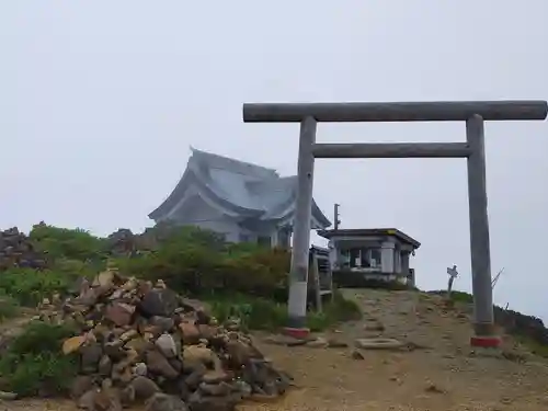 刈田嶺神社(奥宮)の鳥居