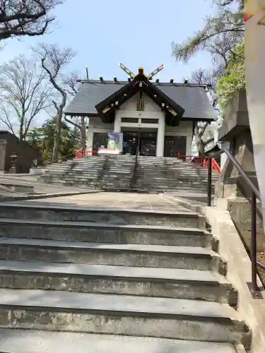 手稲神社の{uncategorized: "未分類", other: "その他", undefined: "問題あり", building: "その他建物", grave: "お墓", sacred_gate: "鳥居", guardian: "狛犬", statue: "像", buddha: "仏像", history: "歴史", nature: "自然", garden: "庭園", animal: "動物", pagoda: "塔", temizu: "手水舎", mountain_gate: "山門・神門", sanctuary: "本殿・本堂", subordinate: "末社・摂社", art: "芸術", scenery: "景色", jizo: "地蔵", ema: "絵馬", goshuin: "御朱印", omikuji: "おみくじ", items: "授与品その他", amulet: "お守り", goshuincho: "御朱印帳", eats: "食事", festival: "お祭り", votive_dance: "神楽", shichigosan: "七五三参", wedding: "結婚式", experience: "体験その他", initially: "初詣", around: "周辺", anti_infection: "感染症対策"}