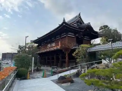 総持寺の{uncategorized: "未分類", other: "その他", undefined: "問題あり", building: "その他建物", grave: "お墓", sacred_gate: "鳥居", guardian: "狛犬", statue: "像", buddha: "仏像", history: "歴史", nature: "自然", garden: "庭園", animal: "動物", pagoda: "塔", temizu: "手水舎", mountain_gate: "山門・神門", sanctuary: "本殿・本堂", subordinate: "末社・摂社", art: "芸術", scenery: "景色", jizo: "地蔵", ema: "絵馬", goshuin: "御朱印", omikuji: "おみくじ", items: "授与品その他", amulet: "お守り", goshuincho: "御朱印帳", eats: "食事", festival: "お祭り", votive_dance: "神楽", shichigosan: "七五三参", wedding: "結婚式", experience: "体験その他", initially: "初詣", around: "周辺", anti_infection: "感染症対策"}