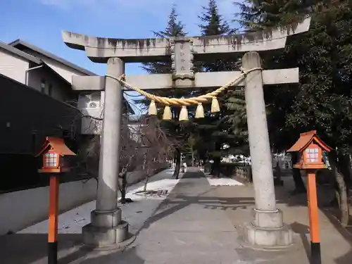 草加神社の鳥居