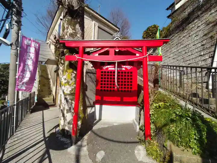 諏訪坂稲荷神社の鳥居