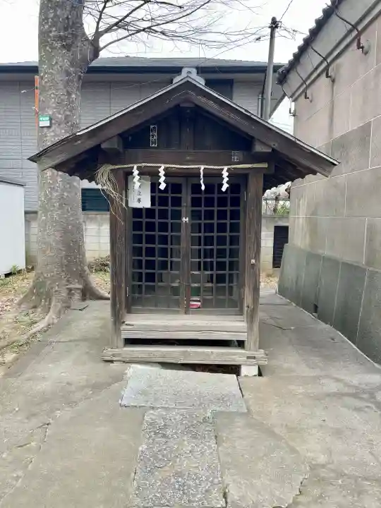 上小岩天祖神社の{uncategorized: "未分類", other: "その他", undefined: "問題あり", building: "その他建物", grave: "お墓", sacred_gate: "鳥居", guardian: "狛犬", statue: "像", buddha: "仏像", history: "歴史", nature: "自然", garden: "庭園", animal: "動物", pagoda: "塔", temizu: "手水舎", mountain_gate: "山門・神門", sanctuary: "本殿・本堂", subordinate: "末社・摂社", art: "芸術", scenery: "景色", jizo: "地蔵", ema: "絵馬", goshuin: "御朱印", omikuji: "おみくじ", items: "授与品その他", amulet: "お守り", goshuincho: "御朱印帳", eats: "食事", festival: "お祭り", votive_dance: "神楽", shichigosan: "七五三参", wedding: "結婚式", experience: "体験その他", initially: "初詣", around: "周辺", anti_infection: "感染症対策"}