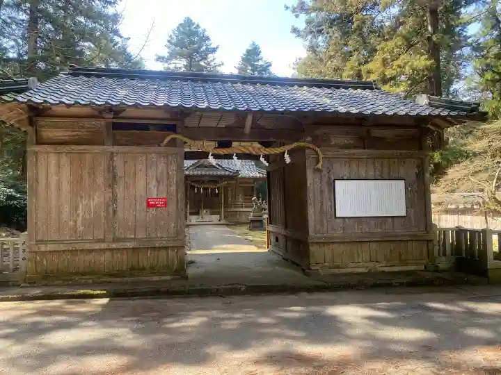 御出石神社の{uncategorized: "未分類", other: "その他", undefined: "問題あり", building: "その他建物", grave: "お墓", sacred_gate: "鳥居", guardian: "狛犬", statue: "像", buddha: "仏像", history: "歴史", nature: "自然", garden: "庭園", animal: "動物", pagoda: "塔", temizu: "手水舎", mountain_gate: "山門・神門", sanctuary: "本殿・本堂", subordinate: "末社・摂社", art: "芸術", scenery: "景色", jizo: "地蔵", ema: "絵馬", goshuin: "御朱印", omikuji: "おみくじ", items: "授与品その他", amulet: "お守り", goshuincho: "御朱印帳", eats: "食事", festival: "お祭り", votive_dance: "神楽", shichigosan: "七五三参", wedding: "結婚式", experience: "体験その他", initially: "初詣", around: "周辺", anti_infection: "感染症対策"}