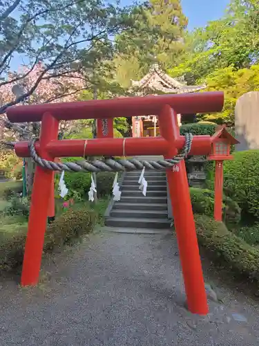 冠稲荷神社の末社