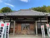 弥勒寺の本殿・本堂
