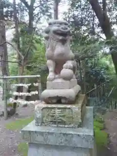 日本唯一香辛料の神　波自加彌神社の狛犬