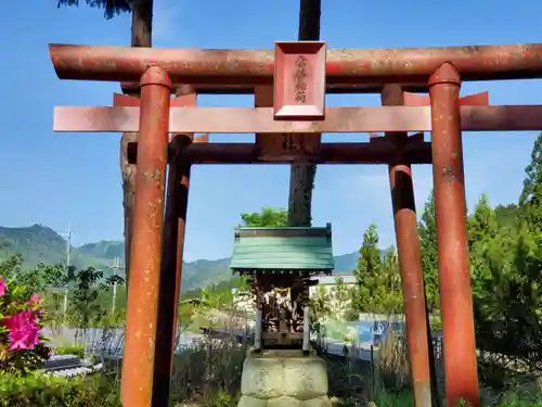 新井神社の末社