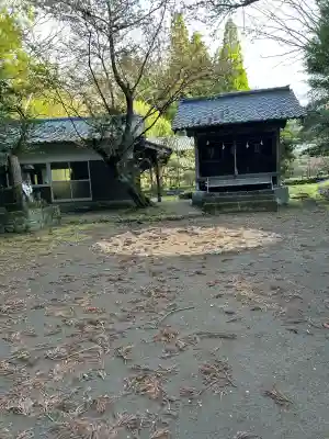 色見熊野座神社の{uncategorized: "未分類", other: "その他", undefined: "問題あり", building: "その他建物", grave: "お墓", sacred_gate: "鳥居", guardian: "狛犬", statue: "像", buddha: "仏像", history: "歴史", nature: "自然", garden: "庭園", animal: "動物", pagoda: "塔", temizu: "手水舎", mountain_gate: "山門・神門", sanctuary: "本殿・本堂", subordinate: "末社・摂社", art: "芸術", scenery: "景色", jizo: "地蔵", ema: "絵馬", goshuin: "御朱印", omikuji: "おみくじ", items: "授与品その他", amulet: "お守り", goshuincho: "御朱印帳", eats: "食事", festival: "お祭り", votive_dance: "神楽", shichigosan: "七五三参", wedding: "結婚式", experience: "体験その他", initially: "初詣", around: "周辺", anti_infection: "感染症対策"}