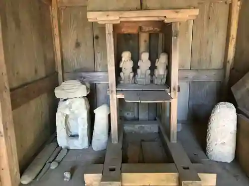 八幡神社の像