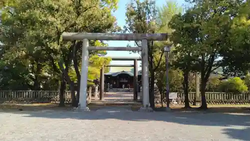 溝旗神社（肇國神社）の鳥居