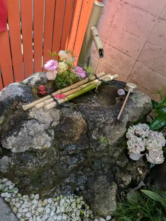 繁昌神社の{uncategorized: "未分類", other: "その他", undefined: "問題あり", building: "その他建物", grave: "お墓", sacred_gate: "鳥居", guardian: "狛犬", statue: "像", buddha: "仏像", history: "歴史", nature: "自然", garden: "庭園", animal: "動物", pagoda: "塔", temizu: "手水舎", mountain_gate: "山門・神門", sanctuary: "本殿・本堂", subordinate: "末社・摂社", art: "芸術", scenery: "景色", jizo: "地蔵", ema: "絵馬", goshuin: "御朱印", omikuji: "おみくじ", items: "授与品その他", amulet: "お守り", goshuincho: "御朱印帳", eats: "食事", festival: "お祭り", votive_dance: "神楽", shichigosan: "七五三参", wedding: "結婚式", experience: "体験その他", initially: "初詣", around: "周辺", anti_infection: "感染症対策"}