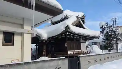 眞久寺六角堂の本殿・本堂