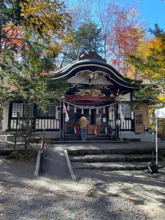 新屋山神社(山梨県)