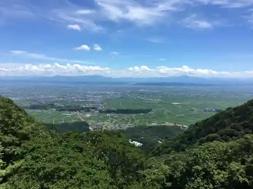 彌彦神社奥宮（御神廟）の景色