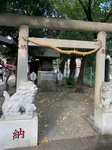 （芝生）浅間神社の鳥居