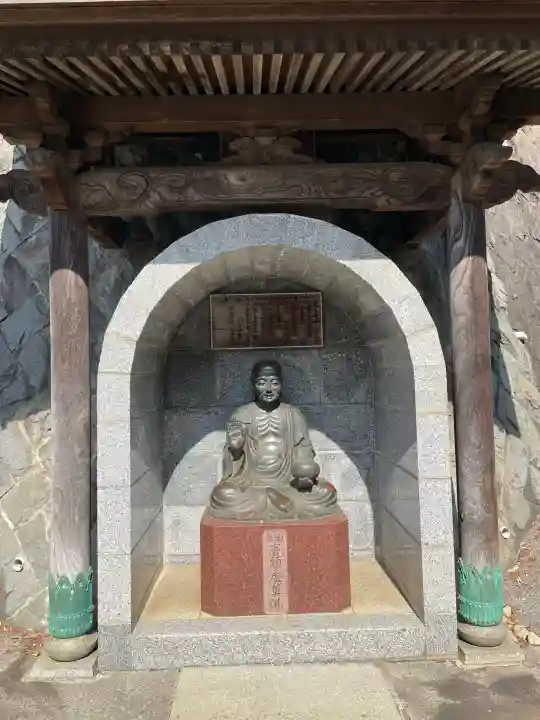 高松寺の{uncategorized: "未分類", other: "その他", undefined: "問題あり", building: "その他建物", grave: "お墓", sacred_gate: "鳥居", guardian: "狛犬", statue: "像", buddha: "仏像", history: "歴史", nature: "自然", garden: "庭園", animal: "動物", pagoda: "塔", temizu: "手水舎", mountain_gate: "山門・神門", sanctuary: "本殿・本堂", subordinate: "末社・摂社", art: "芸術", scenery: "景色", jizo: "地蔵", ema: "絵馬", goshuin: "御朱印", omikuji: "おみくじ", items: "授与品その他", amulet: "お守り", goshuincho: "御朱印帳", eats: "食事", festival: "お祭り", votive_dance: "神楽", shichigosan: "七五三参", wedding: "結婚式", experience: "体験その他", initially: "初詣", around: "周辺", anti_infection: "感染症対策"}