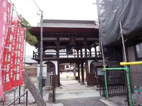 源蔵寺の山門・神門