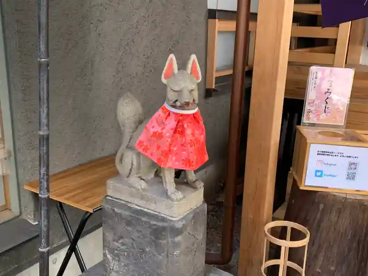 五十稲荷神社(栄寿稲荷神社)の狛犬