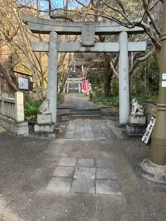 稲荷神社の{uncategorized: "未分類", other: "その他", undefined: "問題あり", building: "その他建物", grave: "お墓", sacred_gate: "鳥居", guardian: "狛犬", statue: "像", buddha: "仏像", history: "歴史", nature: "自然", garden: "庭園", animal: "動物", pagoda: "塔", temizu: "手水舎", mountain_gate: "山門・神門", sanctuary: "本殿・本堂", subordinate: "末社・摂社", art: "芸術", scenery: "景色", jizo: "地蔵", ema: "絵馬", goshuin: "御朱印", omikuji: "おみくじ", items: "授与品その他", amulet: "お守り", goshuincho: "御朱印帳", eats: "食事", festival: "お祭り", votive_dance: "神楽", shichigosan: "七五三参", wedding: "結婚式", experience: "体験その他", initially: "初詣", around: "周辺", anti_infection: "感染症対策"}