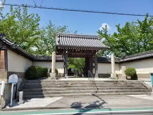 教信寺の山門・神門