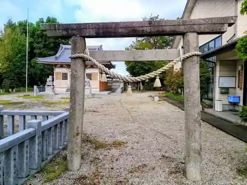 神明社（中和会神明社）の鳥居