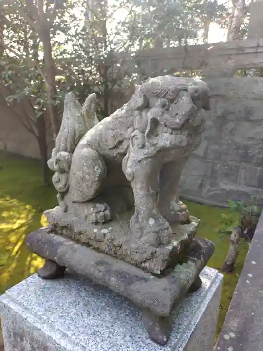 旭丘神社の{uncategorized: "未分類", other: "その他", undefined: "問題あり", building: "その他建物", grave: "お墓", sacred_gate: "鳥居", guardian: "狛犬", statue: "像", buddha: "仏像", history: "歴史", nature: "自然", garden: "庭園", animal: "動物", pagoda: "塔", temizu: "手水舎", mountain_gate: "山門・神門", sanctuary: "本殿・本堂", subordinate: "末社・摂社", art: "芸術", scenery: "景色", jizo: "地蔵", ema: "絵馬", goshuin: "御朱印", omikuji: "おみくじ", items: "授与品その他", amulet: "お守り", goshuincho: "御朱印帳", eats: "食事", festival: "お祭り", votive_dance: "神楽", shichigosan: "七五三参", wedding: "結婚式", experience: "体験その他", initially: "初詣", around: "周辺", anti_infection: "感染症対策"}