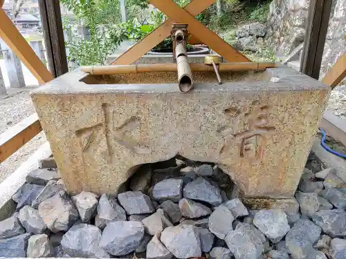 山口八幡社の手水