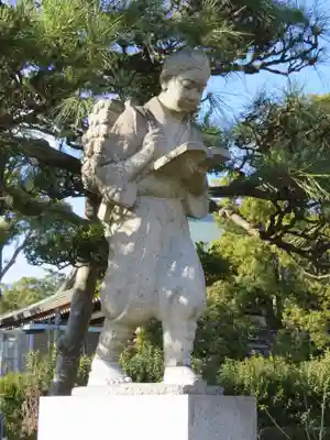 興全寺の像