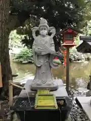 平塚八幡宮の像