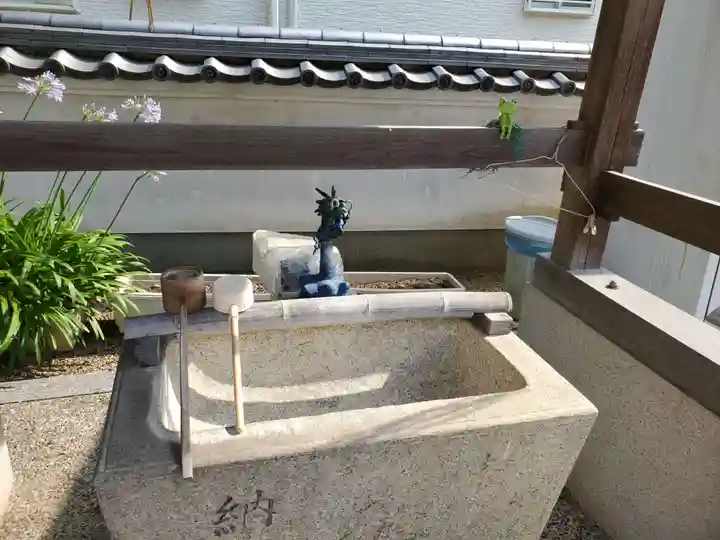 西光寺の手水舎