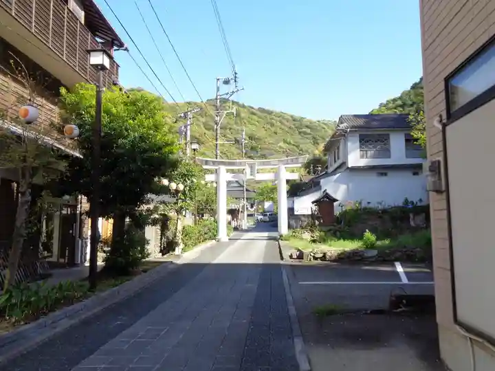 温泉神社の鳥居