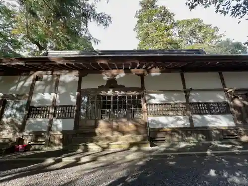 西山春日神社の建物その他