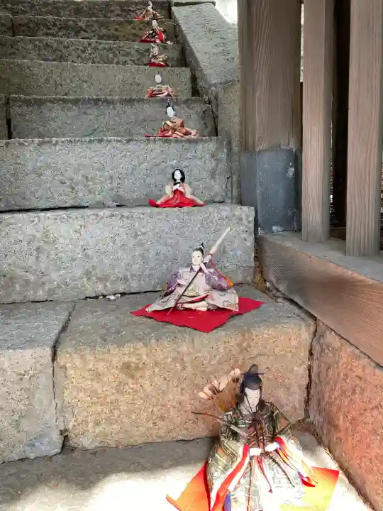 宇佐八幡宮の{uncategorized: "未分類", other: "その他", undefined: "問題あり", building: "その他建物", grave: "お墓", sacred_gate: "鳥居", guardian: "狛犬", statue: "像", buddha: "仏像", history: "歴史", nature: "自然", garden: "庭園", animal: "動物", pagoda: "塔", temizu: "手水舎", mountain_gate: "山門・神門", sanctuary: "本殿・本堂", subordinate: "末社・摂社", art: "芸術", scenery: "景色", jizo: "地蔵", ema: "絵馬", goshuin: "御朱印", omikuji: "おみくじ", items: "授与品その他", amulet: "お守り", goshuincho: "御朱印帳", eats: "食事", festival: "お祭り", votive_dance: "神楽", shichigosan: "七五三参", wedding: "結婚式", experience: "体験その他", initially: "初詣", around: "周辺", anti_infection: "感染症対策"}