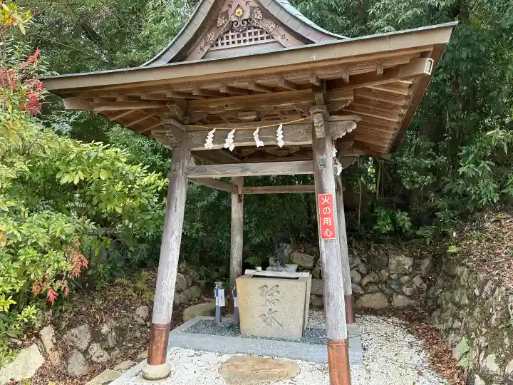 野間神社の{uncategorized: "未分類", other: "その他", undefined: "問題あり", building: "その他建物", grave: "お墓", sacred_gate: "鳥居", guardian: "狛犬", statue: "像", buddha: "仏像", history: "歴史", nature: "自然", garden: "庭園", animal: "動物", pagoda: "塔", temizu: "手水舎", mountain_gate: "山門・神門", sanctuary: "本殿・本堂", subordinate: "末社・摂社", art: "芸術", scenery: "景色", jizo: "地蔵", ema: "絵馬", goshuin: "御朱印", omikuji: "おみくじ", items: "授与品その他", amulet: "お守り", goshuincho: "御朱印帳", eats: "食事", festival: "お祭り", votive_dance: "神楽", shichigosan: "七五三参", wedding: "結婚式", experience: "体験その他", initially: "初詣", around: "周辺", anti_infection: "感染症対策"}