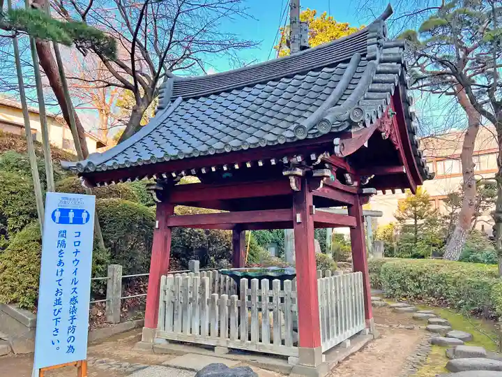 護国寺の手水舎