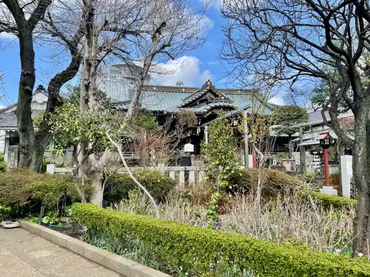 白山神社の{uncategorized: "未分類", other: "その他", undefined: "問題あり", building: "その他建物", grave: "お墓", sacred_gate: "鳥居", guardian: "狛犬", statue: "像", buddha: "仏像", history: "歴史", nature: "自然", garden: "庭園", animal: "動物", pagoda: "塔", temizu: "手水舎", mountain_gate: "山門・神門", sanctuary: "本殿・本堂", subordinate: "末社・摂社", art: "芸術", scenery: "景色", jizo: "地蔵", ema: "絵馬", goshuin: "御朱印", omikuji: "おみくじ", items: "授与品その他", amulet: "お守り", goshuincho: "御朱印帳", eats: "食事", festival: "お祭り", votive_dance: "神楽", shichigosan: "七五三参", wedding: "結婚式", experience: "体験その他", initially: "初詣", around: "周辺", anti_infection: "感染症対策"}