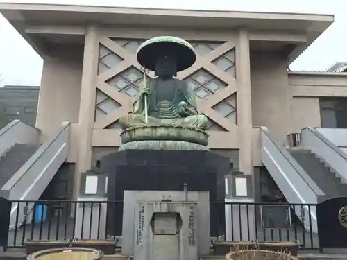 東禅寺の像