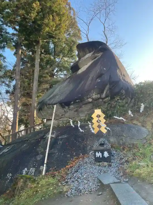 櫻山神社の{uncategorized: "未分類", other: "その他", undefined: "問題あり", building: "その他建物", grave: "お墓", sacred_gate: "鳥居", guardian: "狛犬", statue: "像", buddha: "仏像", history: "歴史", nature: "自然", garden: "庭園", animal: "動物", pagoda: "塔", temizu: "手水舎", mountain_gate: "山門・神門", sanctuary: "本殿・本堂", subordinate: "末社・摂社", art: "芸術", scenery: "景色", jizo: "地蔵", ema: "絵馬", goshuin: "御朱印", omikuji: "おみくじ", items: "授与品その他", amulet: "お守り", goshuincho: "御朱印帳", eats: "食事", festival: "お祭り", votive_dance: "神楽", shichigosan: "七五三参", wedding: "結婚式", experience: "体験その他", initially: "初詣", around: "周辺", anti_infection: "感染症対策"}