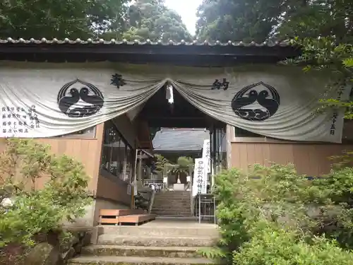 坪沼八幡神社の山門