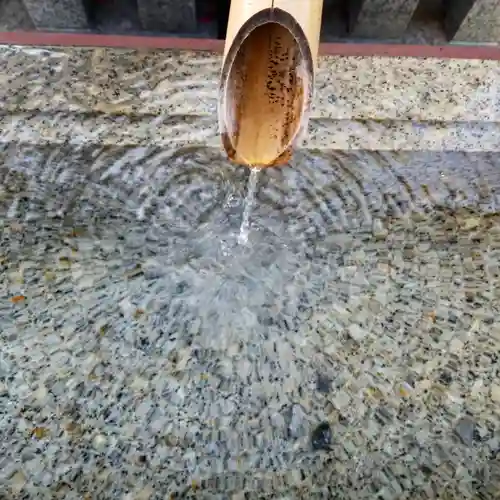 三囲神社（三圍神社）日本橋摂社の手水舎