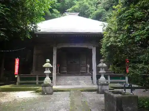 岩殿寺の本殿・本堂