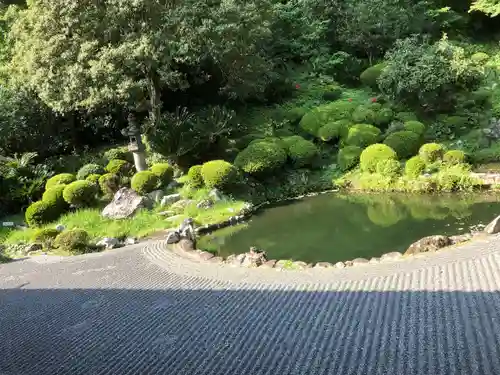 清見寺の庭園