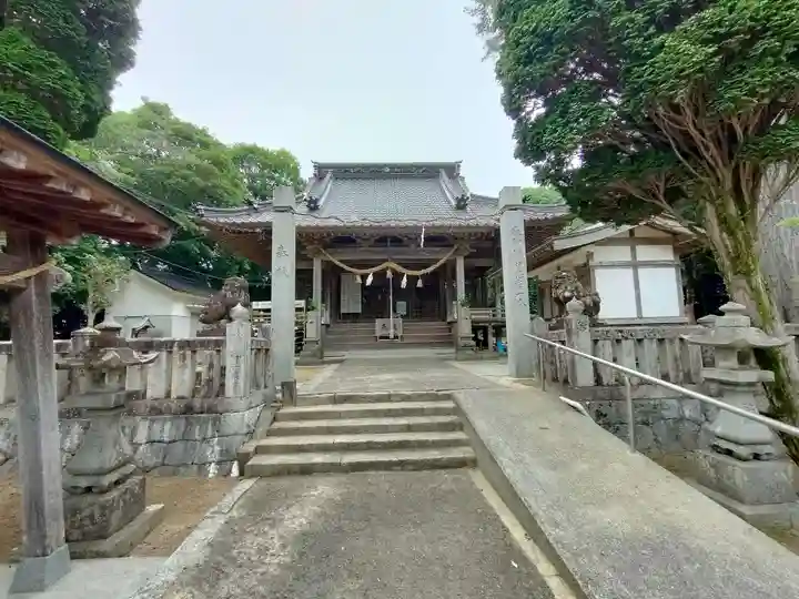 八幡磨能峰宮の本殿・本堂